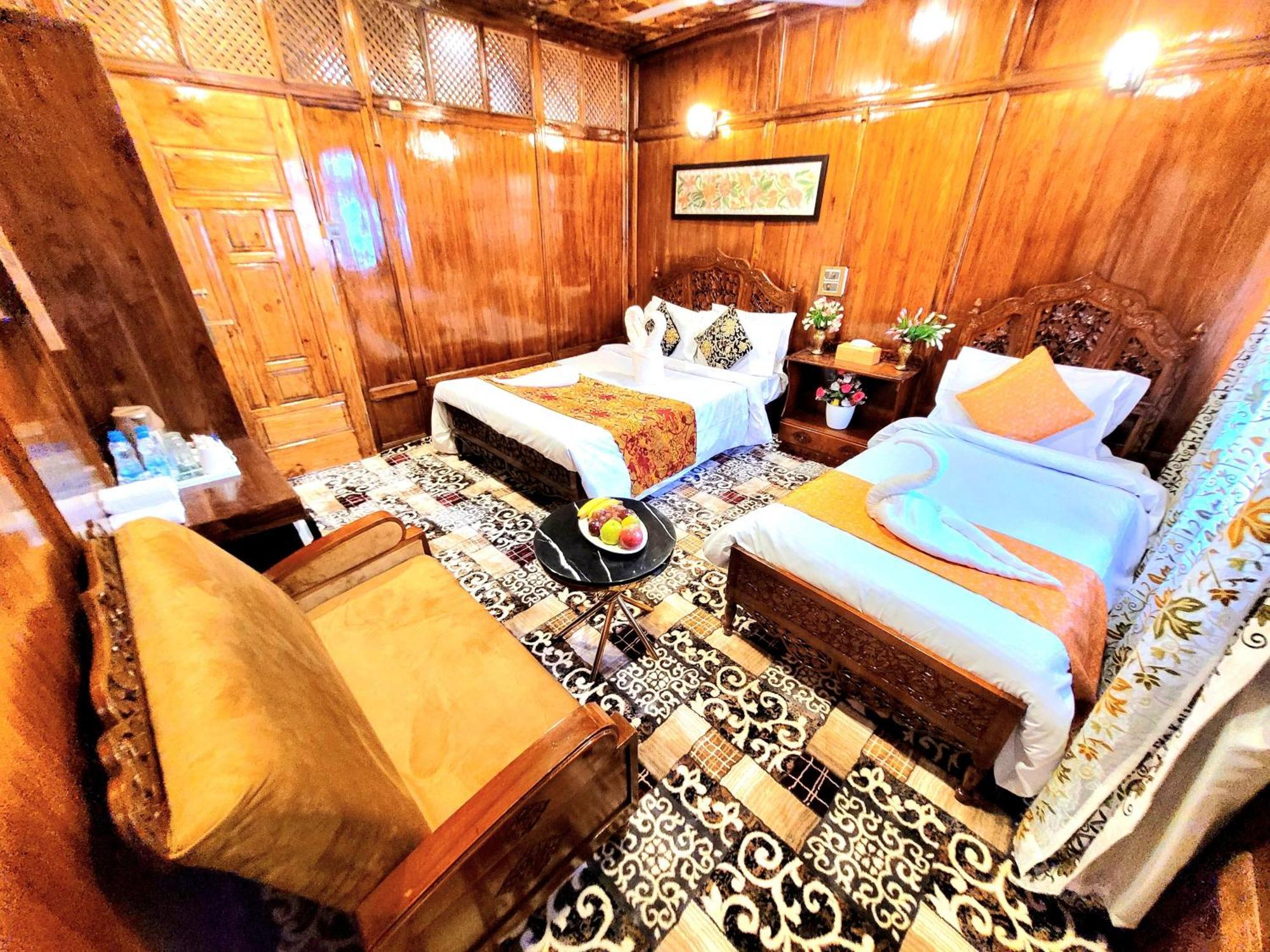 Aziz Palace Group Of Houseboats Srīnagar Eksteriør bilde