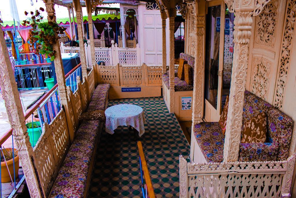 Aziz Palace Group Of Houseboats Srīnagar Eksteriør bilde