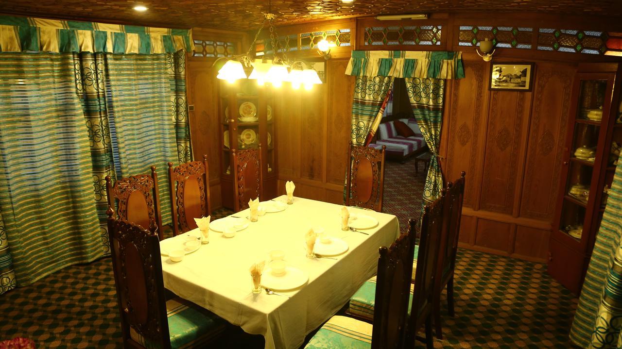 Aziz Palace Group Of Houseboats Srīnagar Eksteriør bilde